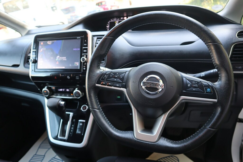 Nissan Serena Highway Star White #17