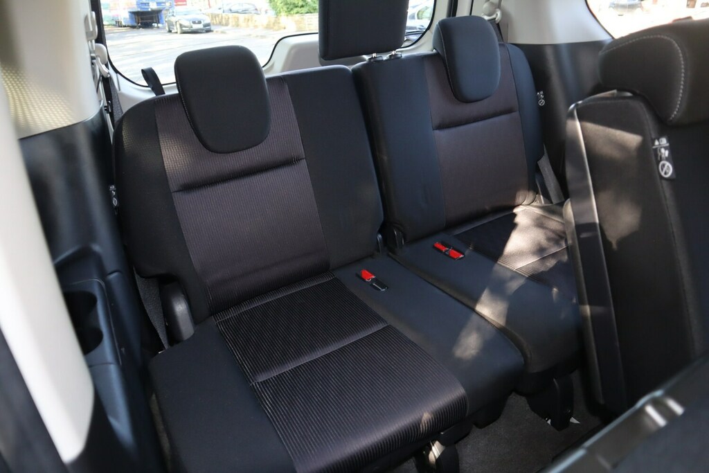 Nissan Serena Highway Star White #11