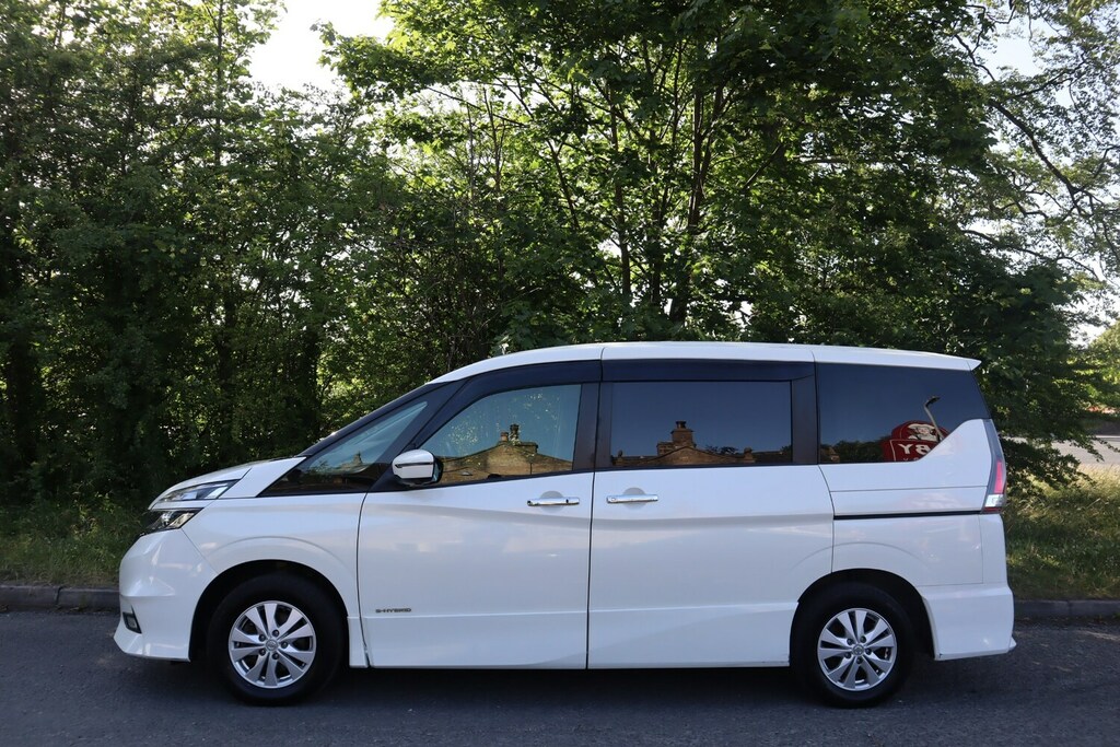 Nissan Serena 2.0 S-hybrid Highway Star V Selction II 8S White #6