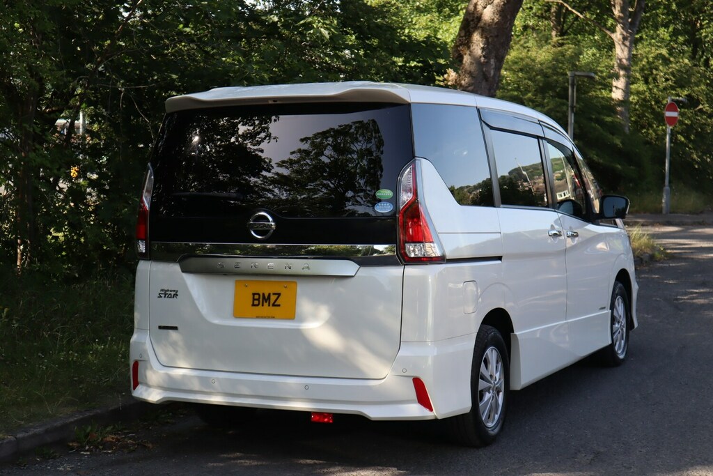Nissan Serena 2.0 S-hybrid Highway Star V Selction II 8S White #3