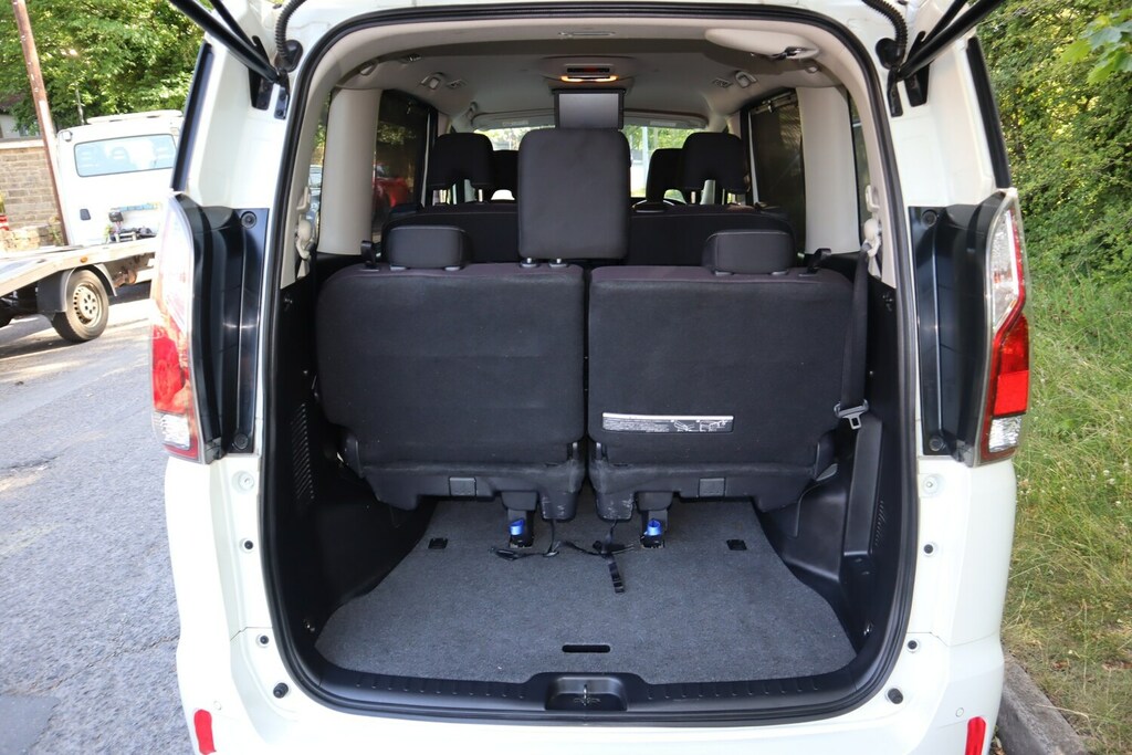 Nissan Serena Highway Star White #15