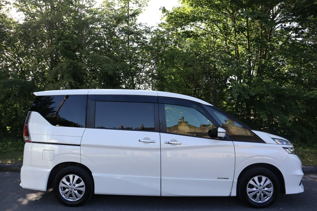 Nissan Serena 2.0 S-hybrid Highway Star V Selction II 8S White #2