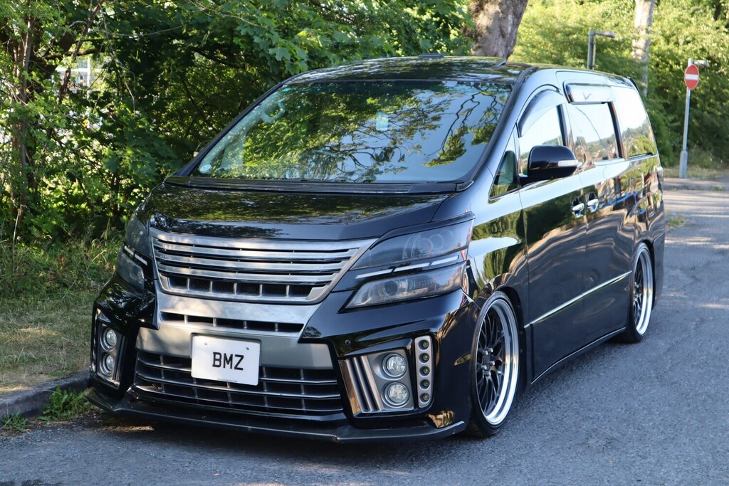Toyota Vellfire 2.4 Leather-carplay-7 Seats-sunroofs Black #7