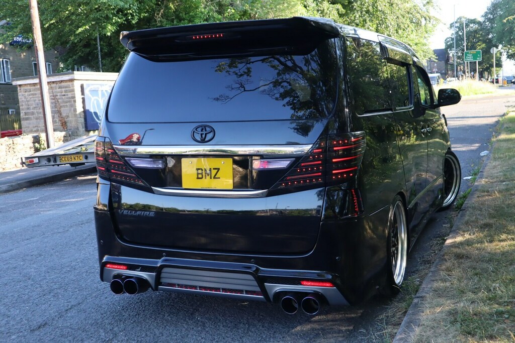 Toyota Vellfire 2.4 Leather-carplay-7 Seats-sunroofs Black #29
