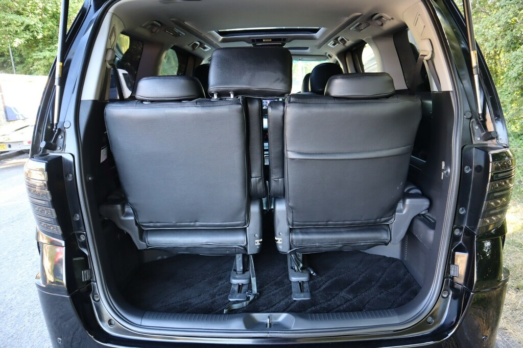 Toyota Vellfire 2.4 Leather-carplay-7 Seats-sunroofs Black #14