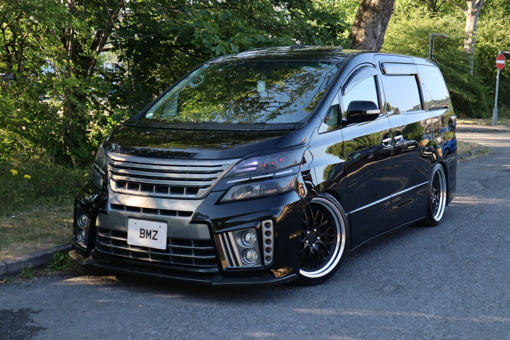 Toyota Vellfire 2.4 Leather-carplay-7 Seats-sunroofs Black #30