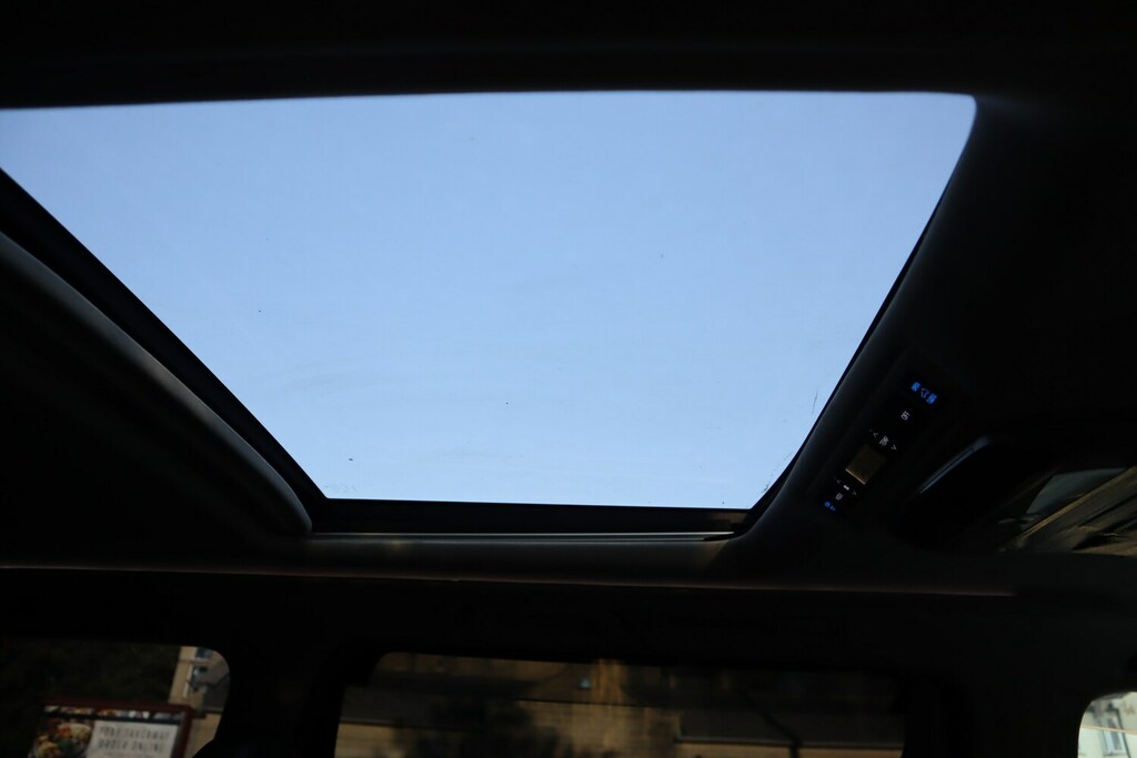 Toyota Vellfire 2.4 Leather-carplay-7 Seats-sunroofs Black #21