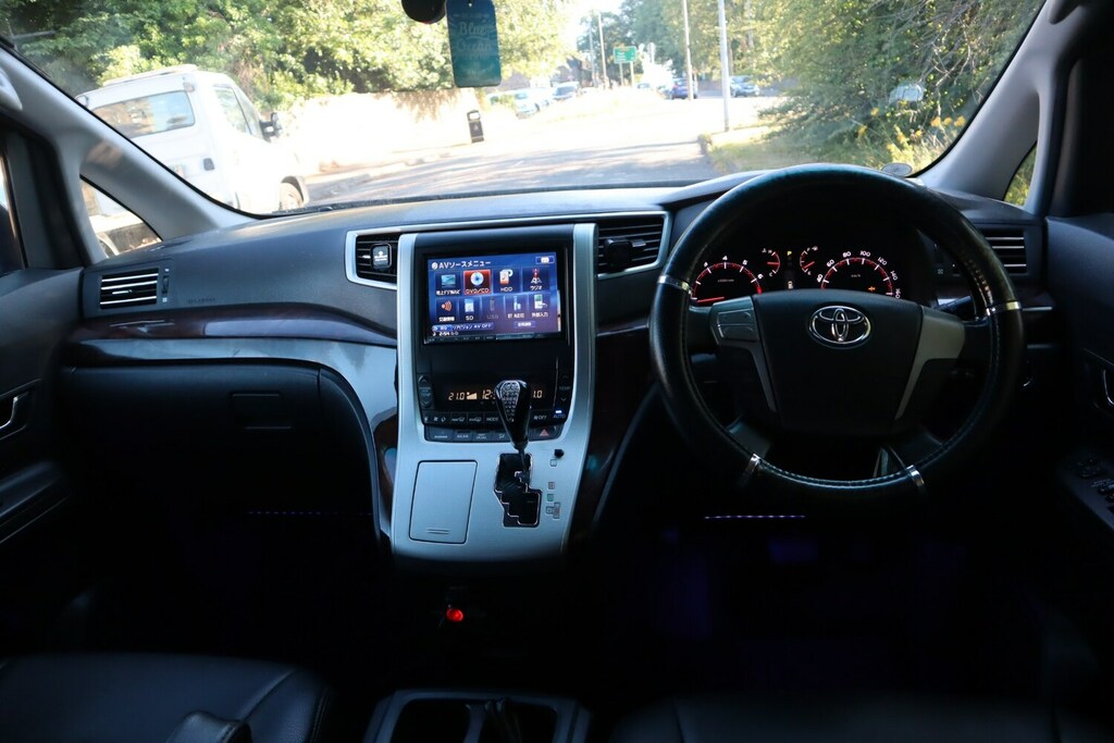 Toyota Vellfire 2.4 Leather-carplay-7 Seats-sunroofs Black #15