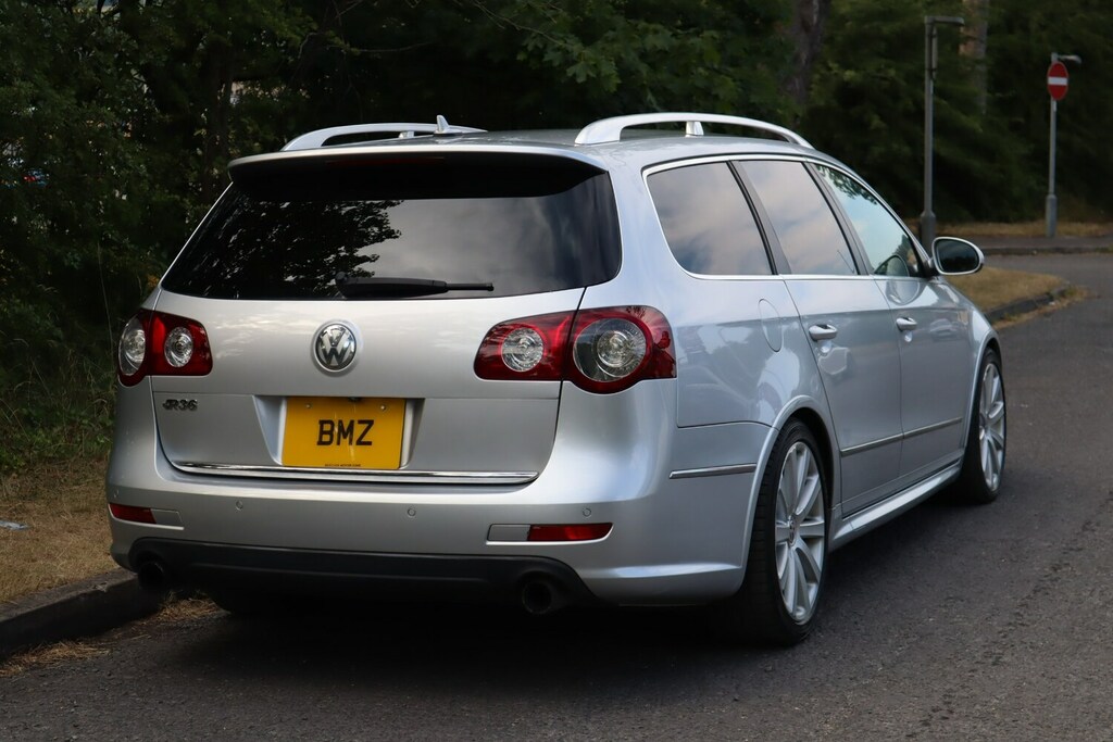 Volkswagen Passat 3.6 Fsi V6 R36 Dsg 4Motion Estate 300Ps YL59HNP Silver #3