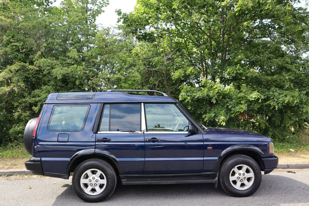 Land Rover Discovery 4.0I V8 Se Station Wagon 7 Seats Blue #2