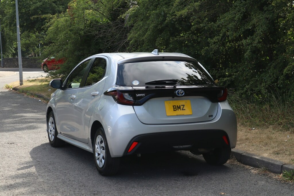 Toyota Yaris 1.5 Vvt-h Hybrid X Edition E-cvt Silver #5