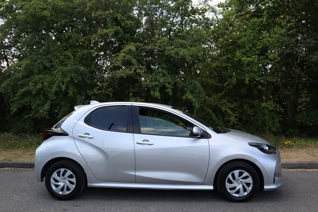 Toyota Yaris 1.5 Vvt-h Hybrid X Edition E-cvt Silver #2