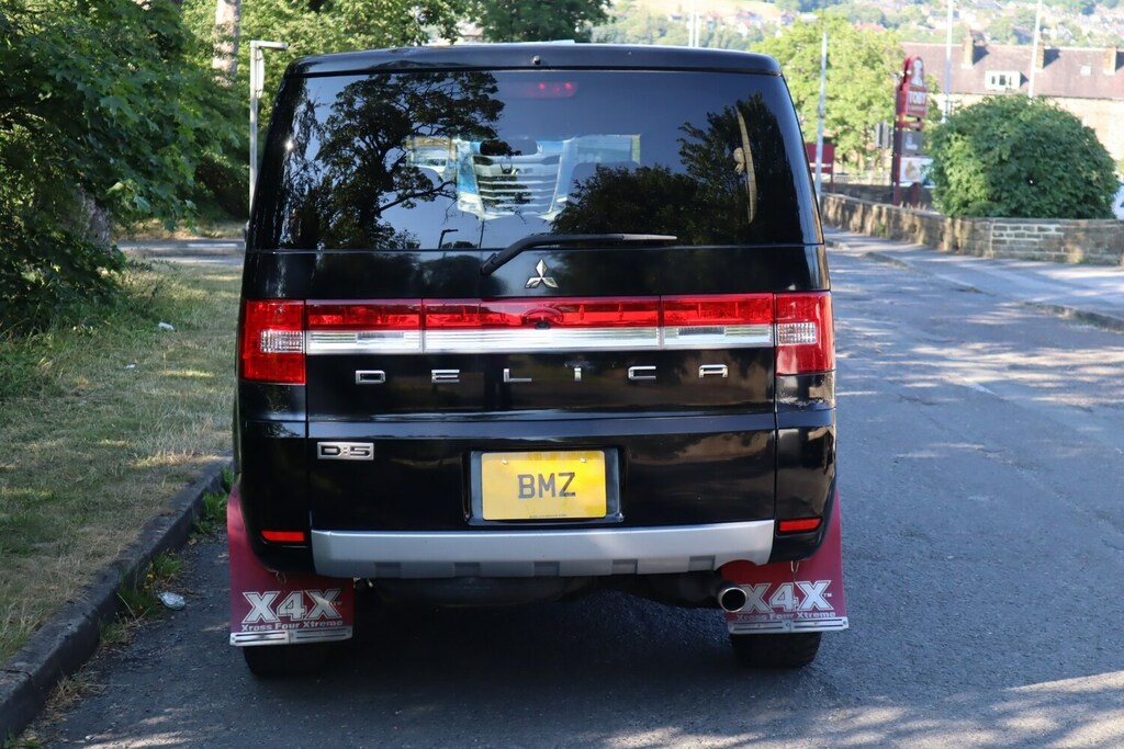 Mitsubishi Delica D5 2.4 G Navi Package 4Wd 8S Lift Kit Black #4