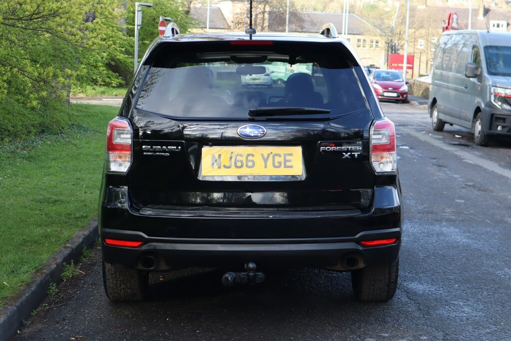 Subaru Forester 2.0 Xt Lineartronic Black #4