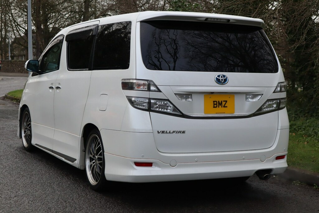 Toyota Vellfire 2.4 V Edition 7S Modellista Kit White #5