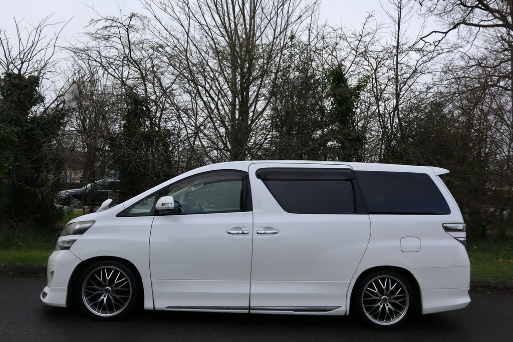 Toyota Vellfire 2.4 V Edition 7S Modellista Kit White #6