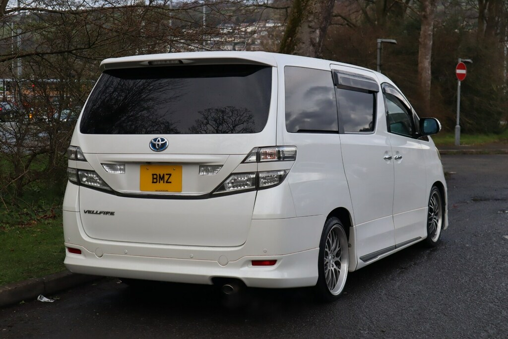 Toyota Vellfire 2.4 V Edition 7S Modellista Kit White #3