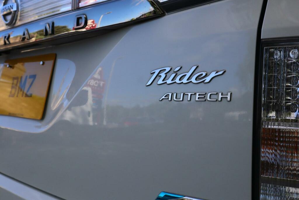 Nissan Elgrand   #25