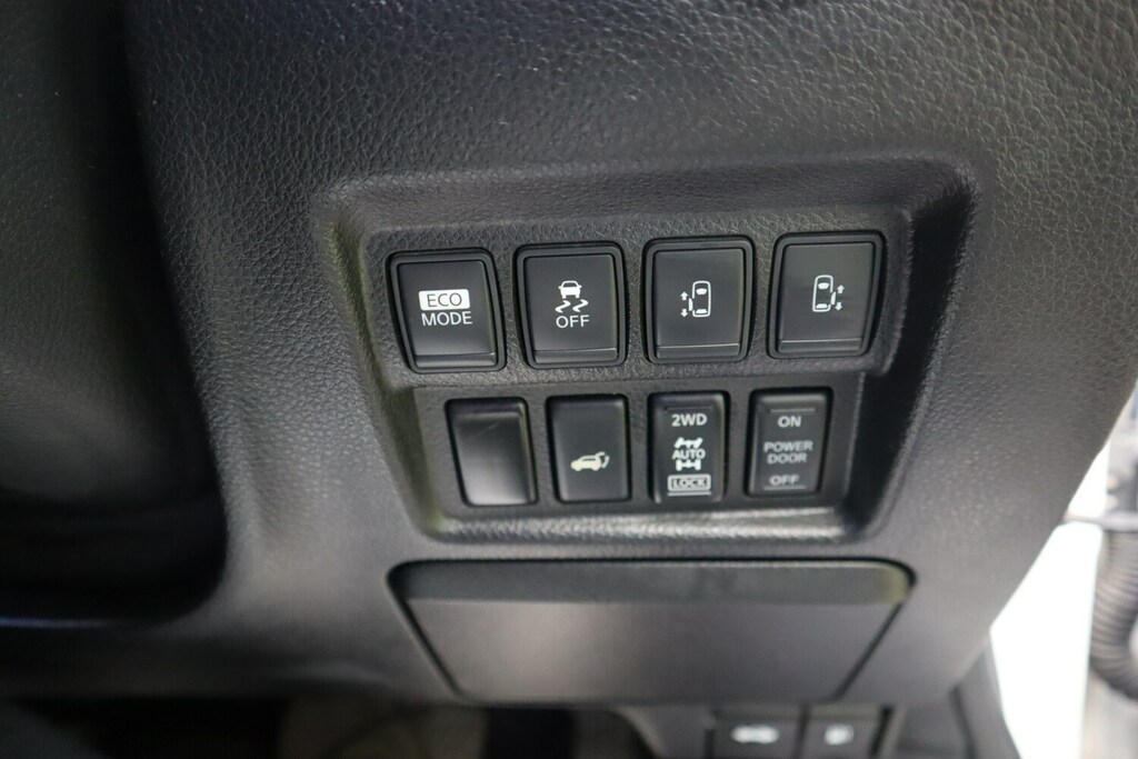 Nissan Elgrand   #21