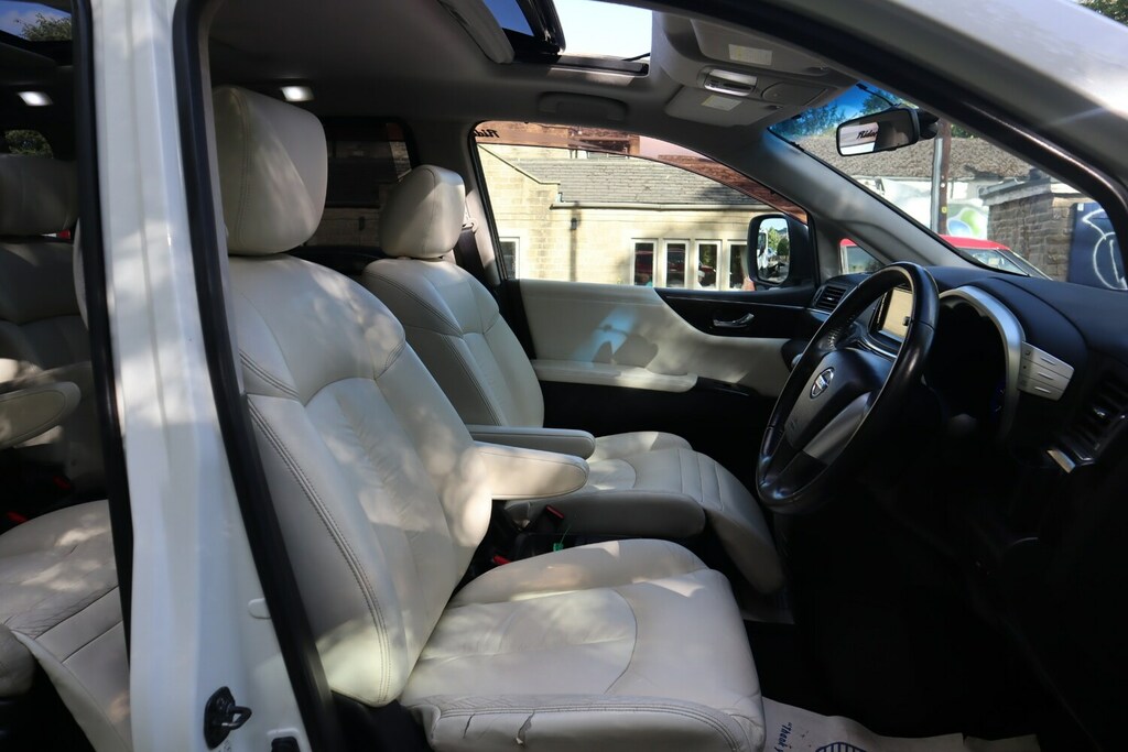 Nissan Elgrand   #9