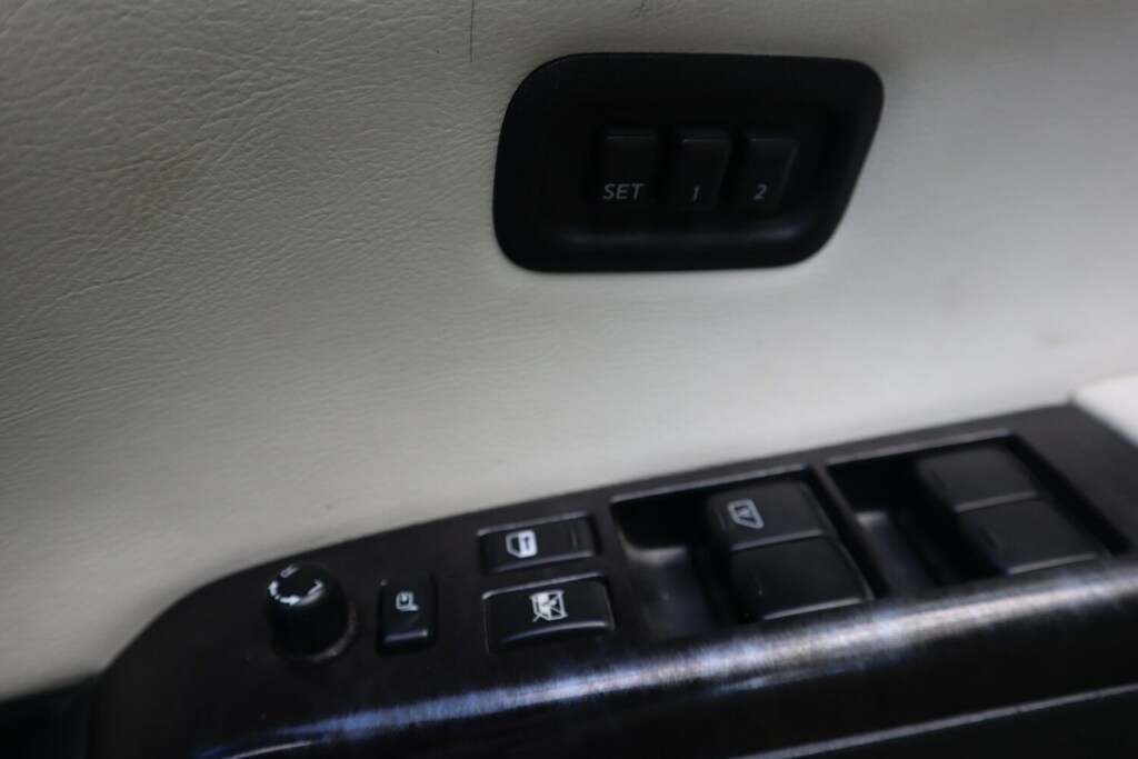 Nissan Elgrand   #20