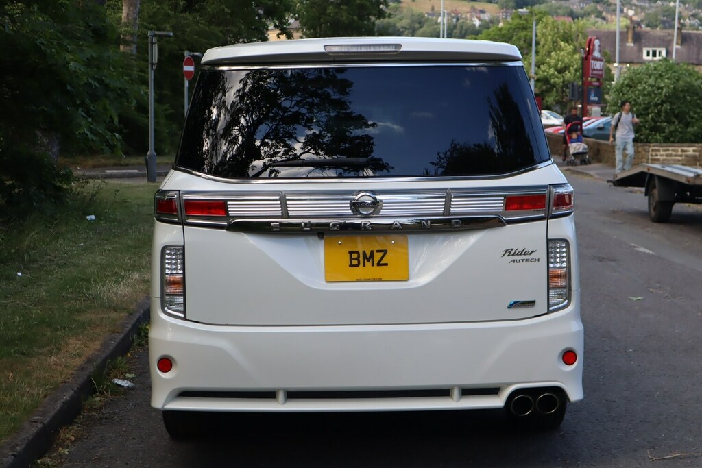 Nissan Elgrand E52 350 3.5 V6 Autec Rider Premium Pack 4Wd 7 White #4
