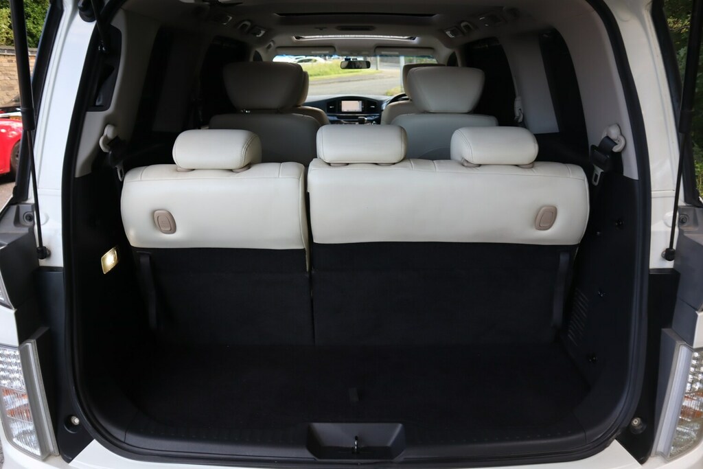 Nissan Elgrand   #14