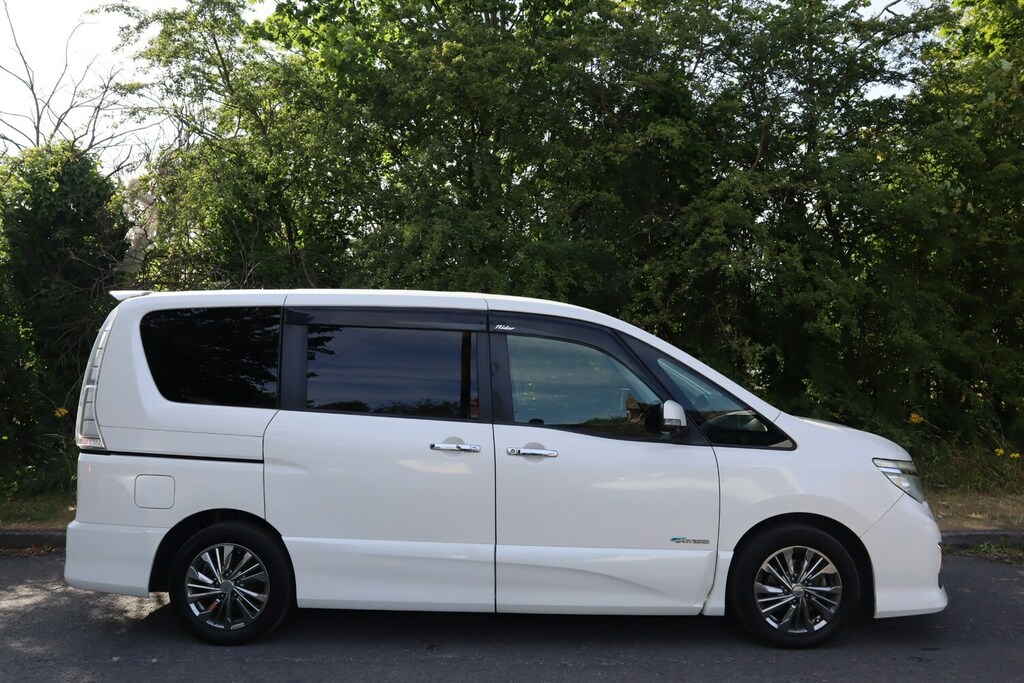 Nissan Serena 2.0 S-hybrid Autec Rider 8S White #2