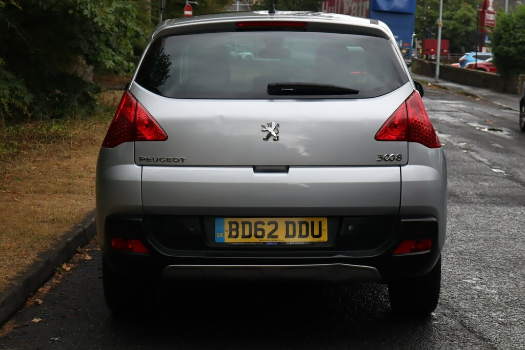 Peugeot 3008 1.6 Hdi 112 Allure Silver #4