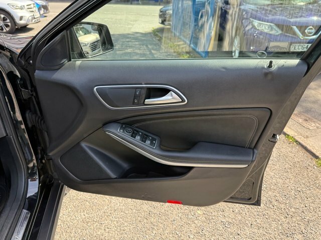Mercedes-Benz GLA Class 1.6 Gla200 Sport Executive Suv 7G-dct Grey #12