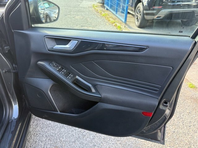 Ford Focus Focus Titanium X 1.0L Ecoboost 125Ps Mhev F Black #14