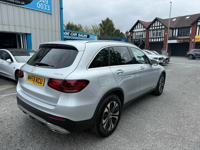 Mercedes-Benz GLC Class 2019 2.0 Glc220d Sport Suv G-tronic 4M Silver #3