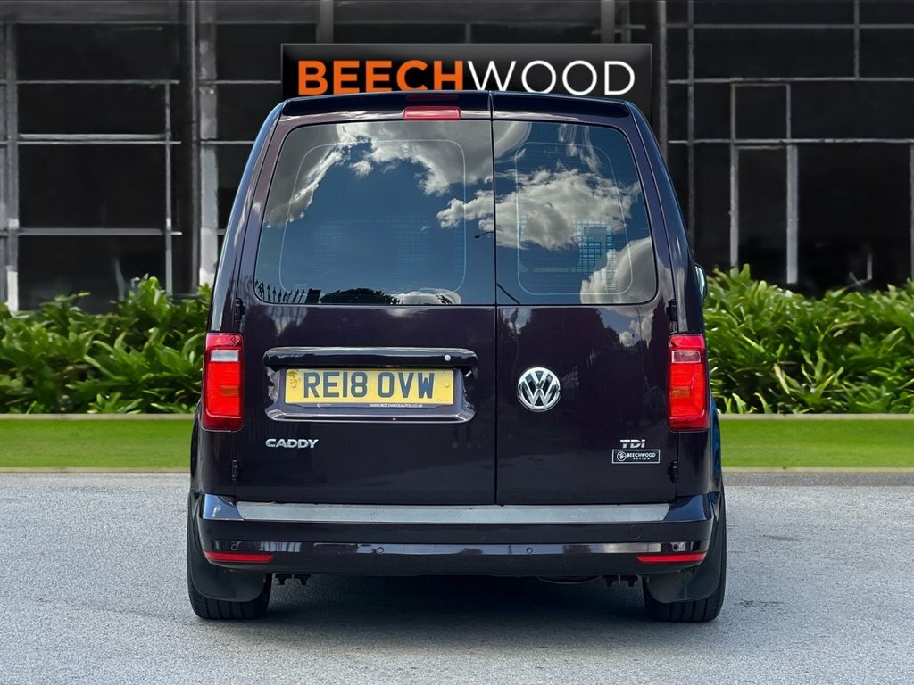 Volkswagen Caddy 2018 2.0 Tdi C20 Bluemotion Tech Highline Panel Va Purple #4