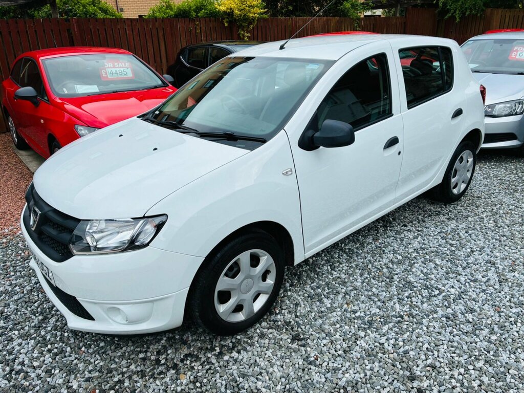 Dacia Sandero 0.9 Tce Laureate Hatchback Euro Red #16
