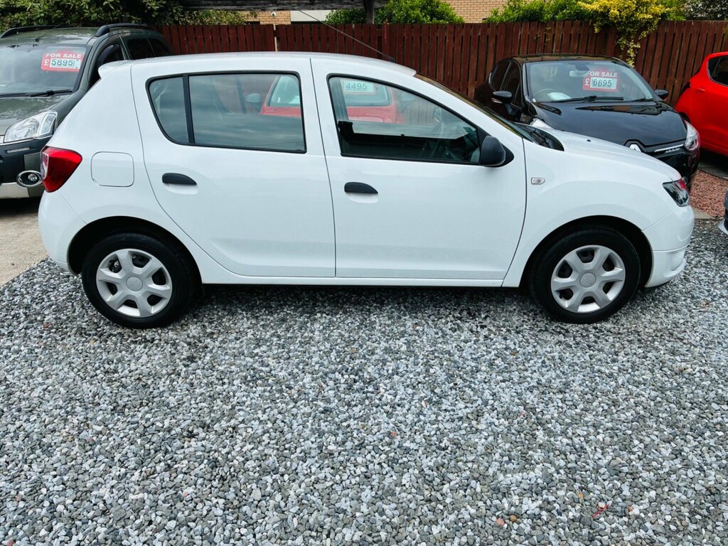 Dacia Sandero 0.9 Tce Laureate Hatchback Euro Red #26