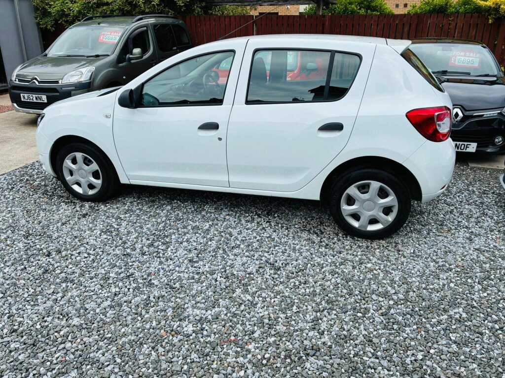 Dacia Sandero 0.9 Tce Laureate Hatchback Euro Red #21