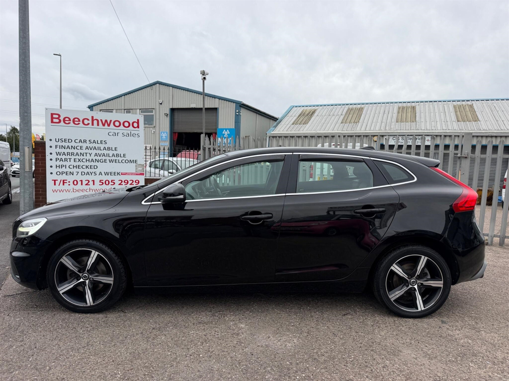 Volvo V40 2.0 T2 R-design Nav Plus Euro 6 Ss HN67NXR Black #4