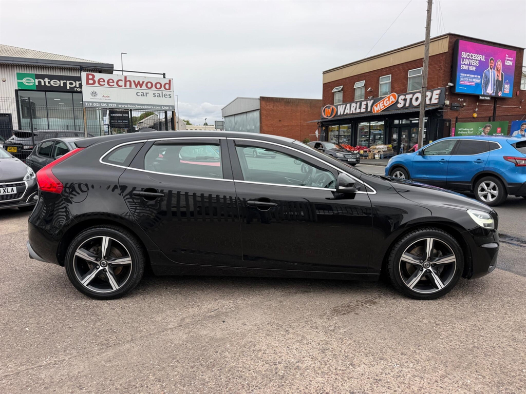 Volvo V40 2.0 T2 R-design Nav Plus Euro 6 Ss HN67NXR Black #2
