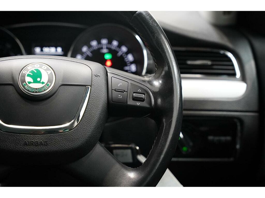 Skoda Superb 1.6 Tdi Elegance Greenline II Euro 5 Ss White #18
