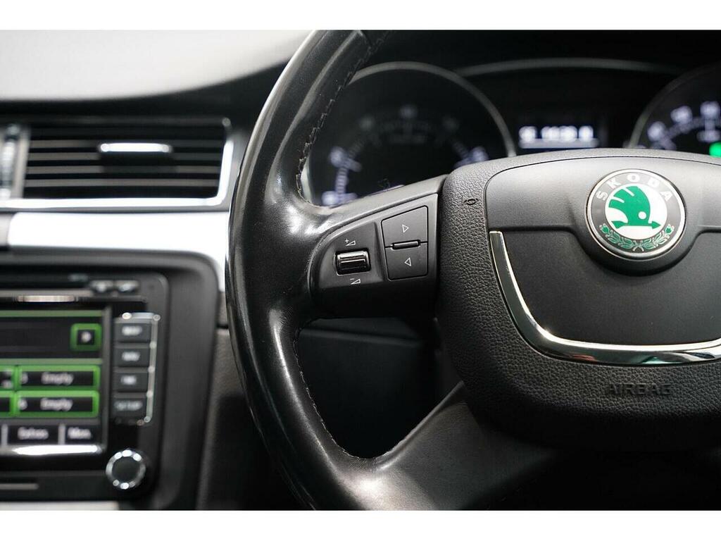 Skoda Superb 1.6 Tdi Elegance Greenline II Euro 5 Ss White #17