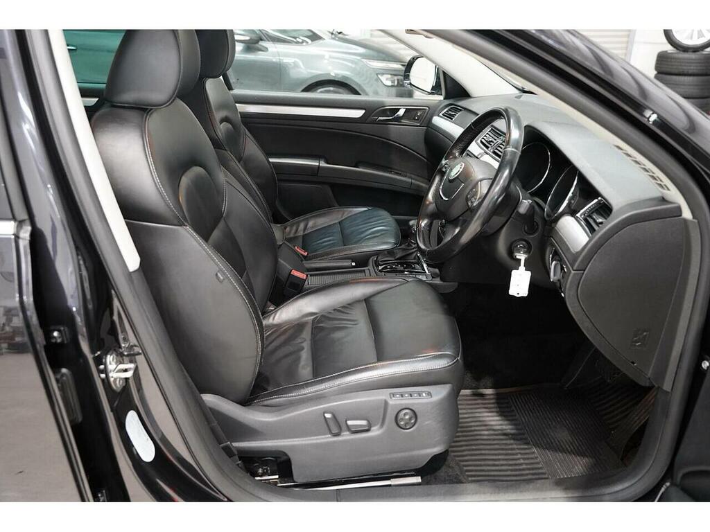 Skoda Superb 1.6 Tdi Elegance Greenline II Euro 5 Ss White #9