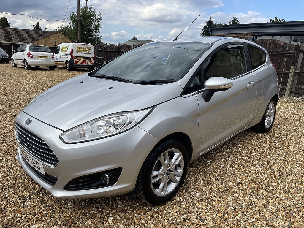 Ford Fiesta Zetec Silver