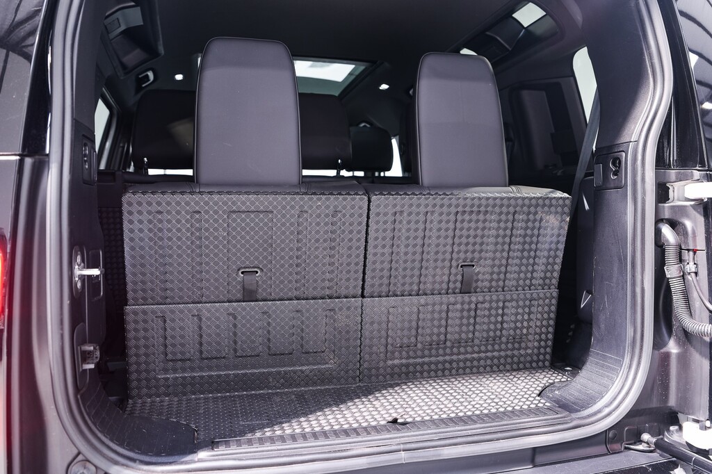 Land Rover Defender 110 3.0 D250 X-dynamic Se 110 Grey #34