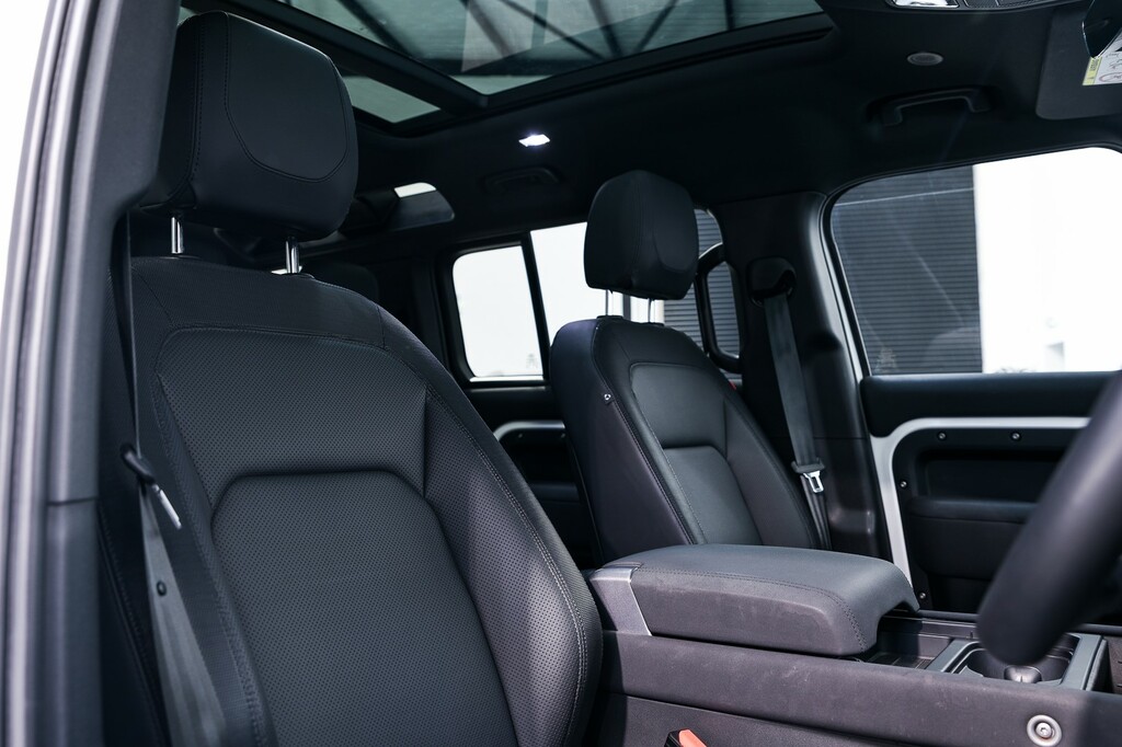 Land Rover Defender 110 3.0 D250 X-dynamic Se 110 Grey #15