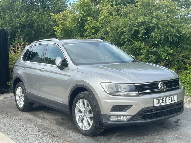 Volkswagen Tiguan Se Navigation White #4