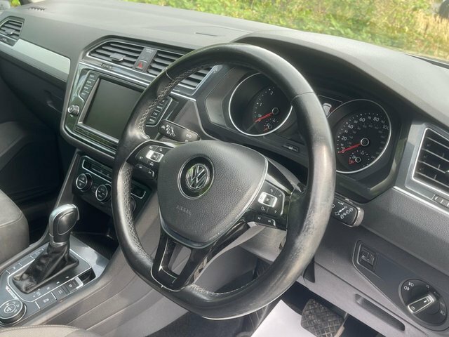 Volkswagen Tiguan Se Navigation White #6