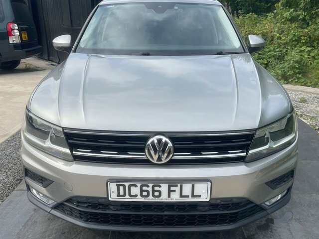 Volkswagen Tiguan Se Navigation White #13