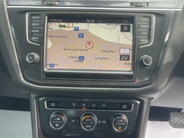Volkswagen Tiguan Se Navigation White #18