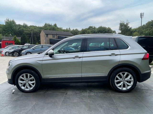 Volkswagen Tiguan Se Navigation White #10