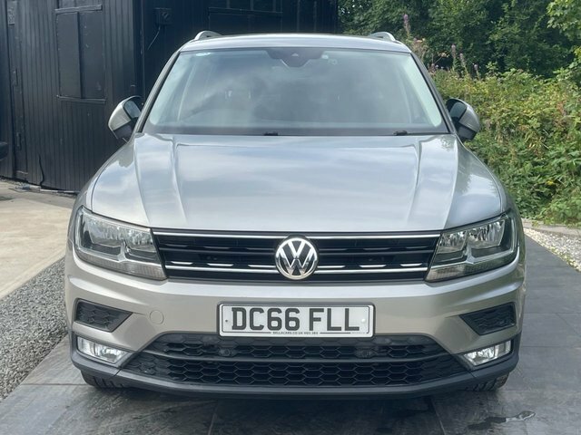 Volkswagen Tiguan Se Navigation White #2